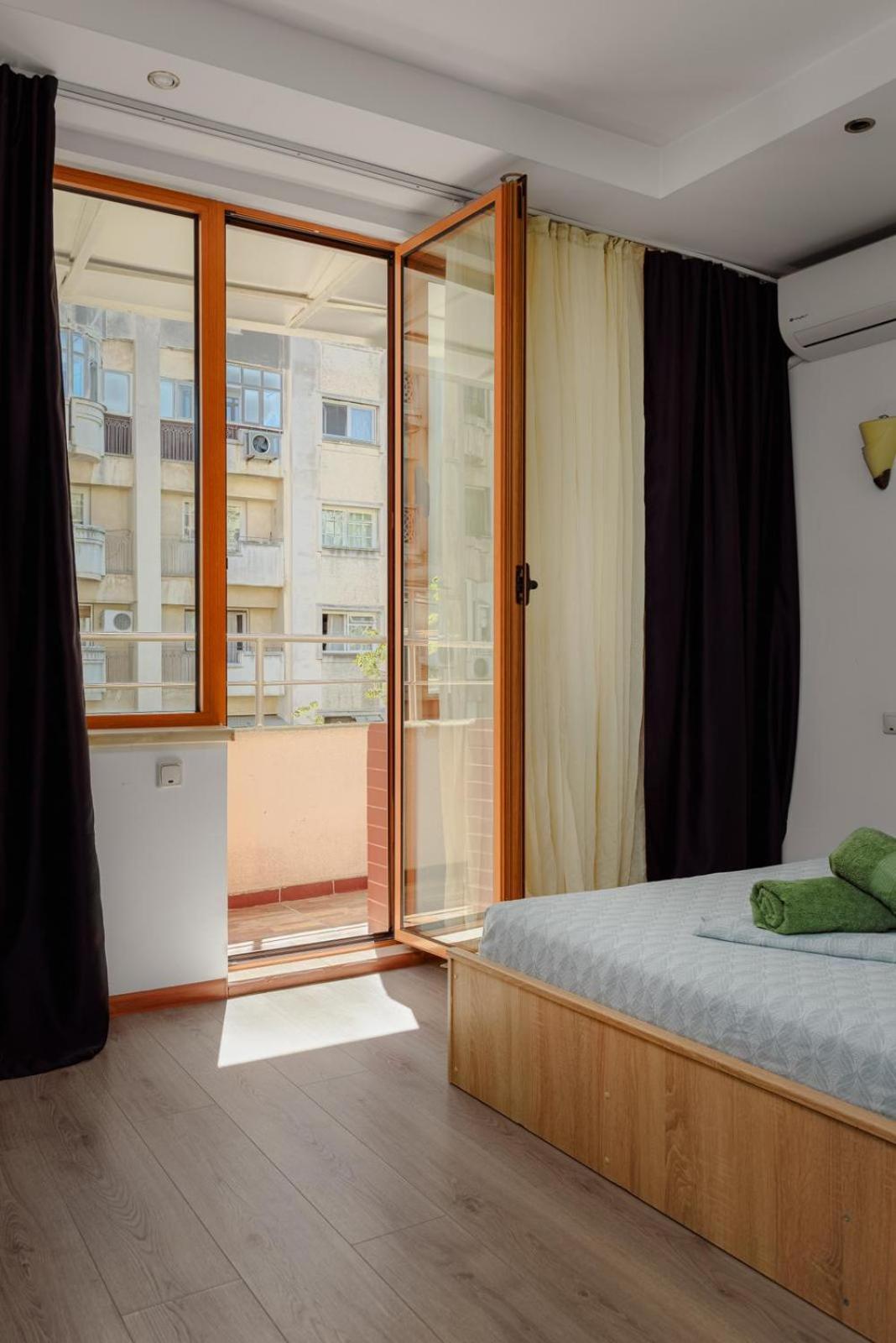 Heart Of Downtown 3 Rooms Apartment Self Check In Bükreş Dış mekan fotoğraf