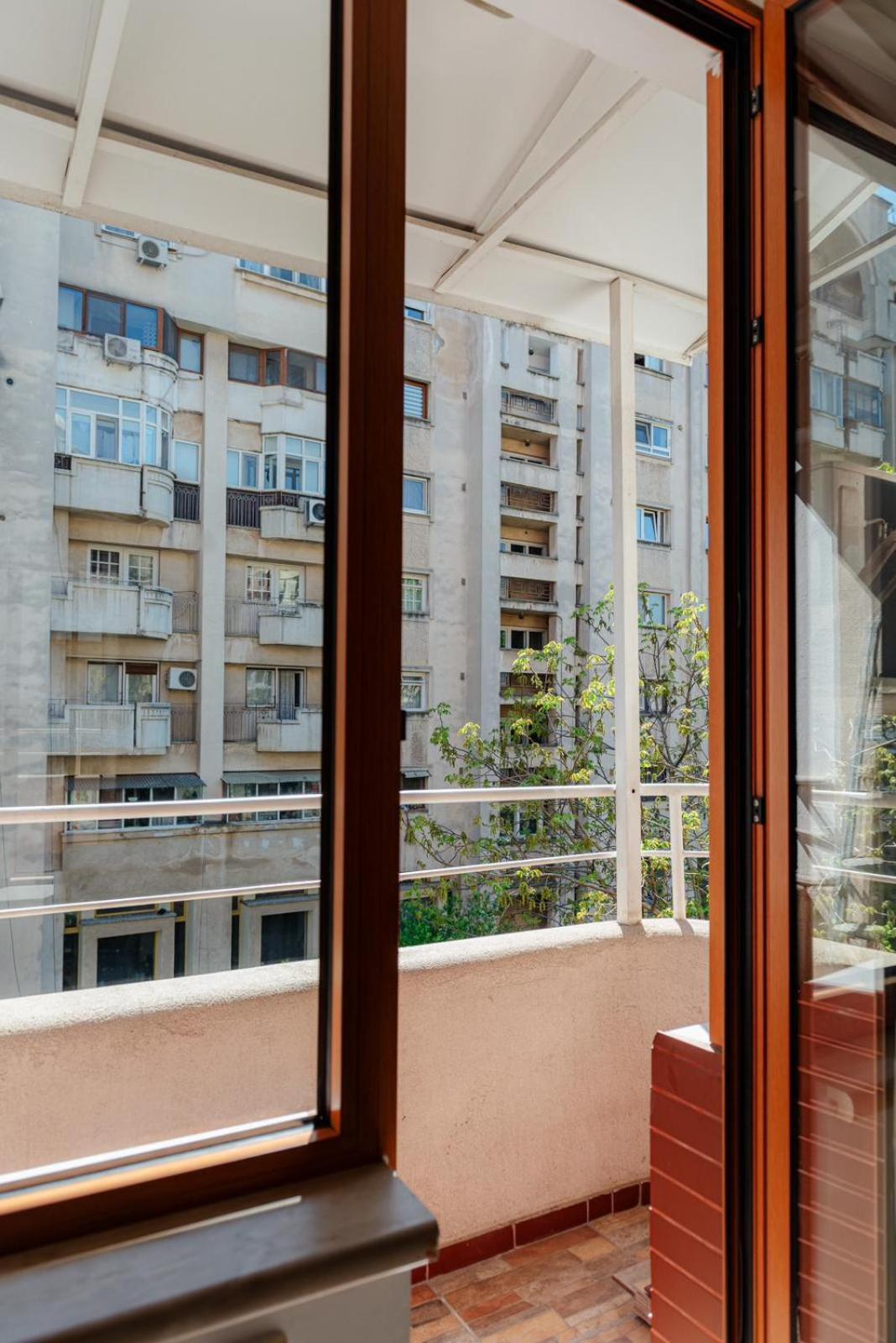 Heart Of Downtown 3 Rooms Apartment Self Check In Bükreş Dış mekan fotoğraf